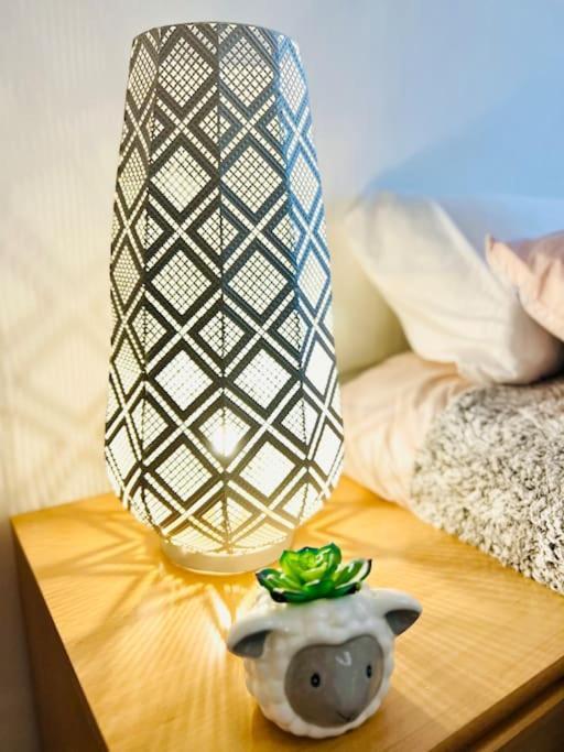 런던 Cosy Flat Right Opp Tube Station 아파트 외부 사진
