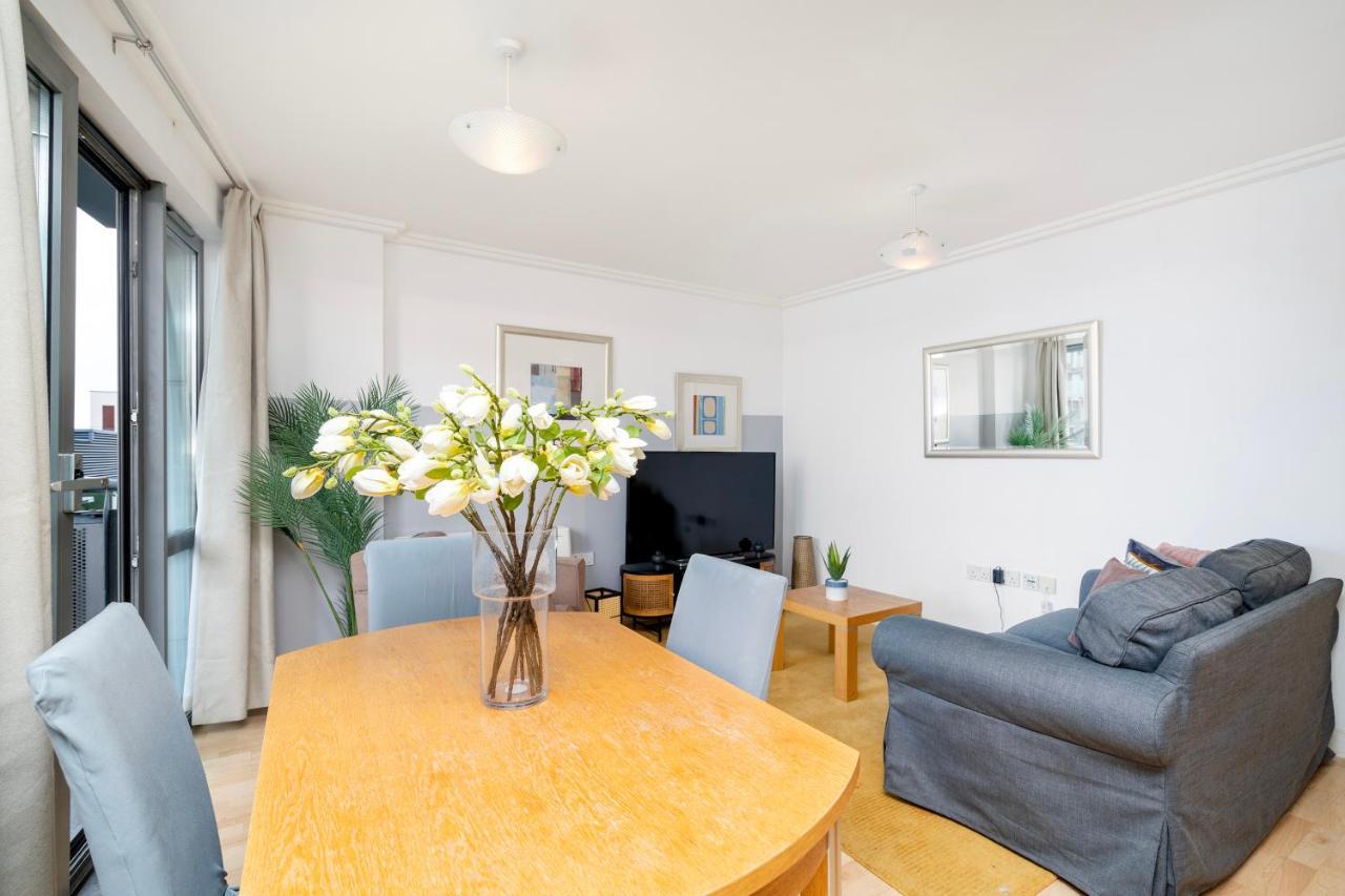 런던 Cosy Flat Right Opp Tube Station 아파트 외부 사진