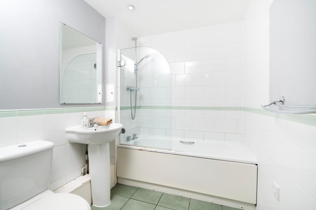 런던 Cosy Flat Right Opp Tube Station 아파트 외부 사진