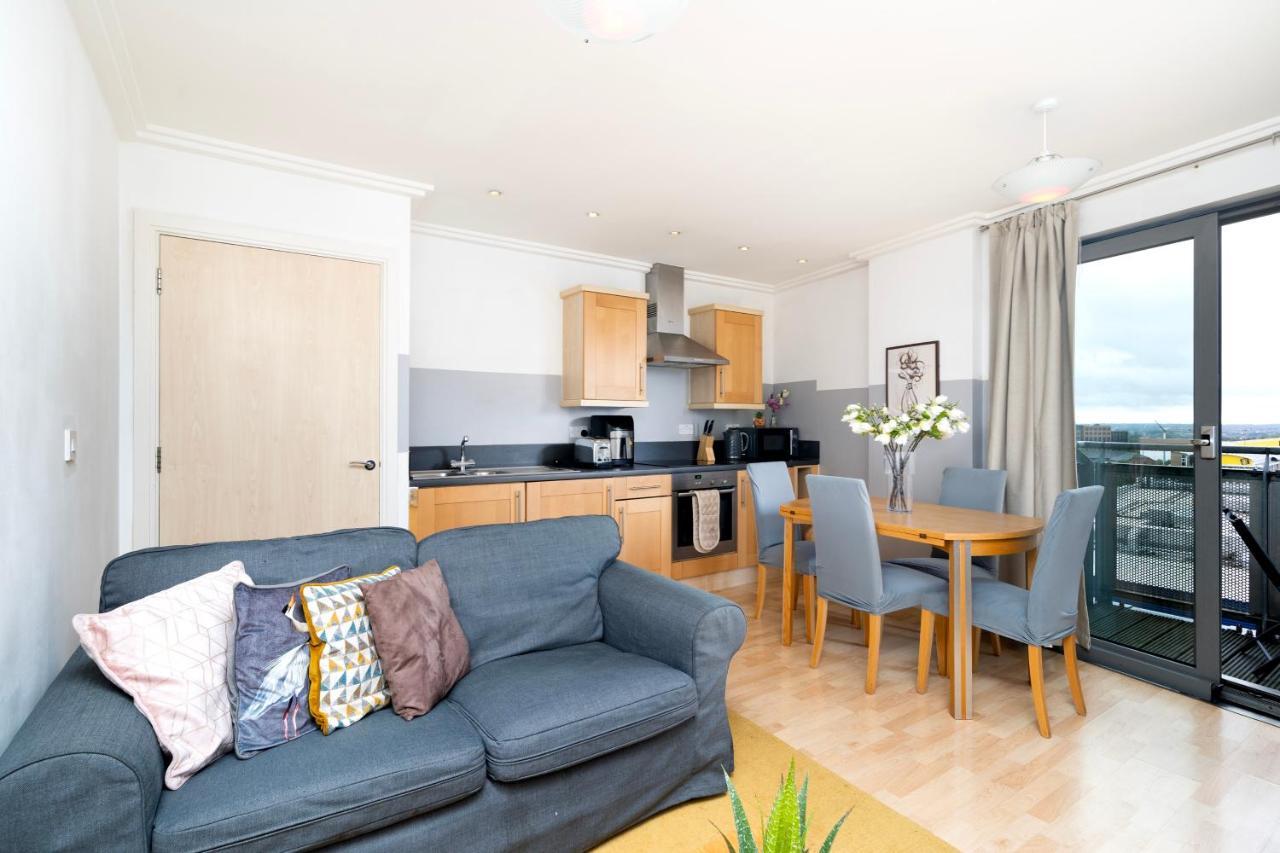 런던 Cosy Flat Right Opp Tube Station 아파트 외부 사진